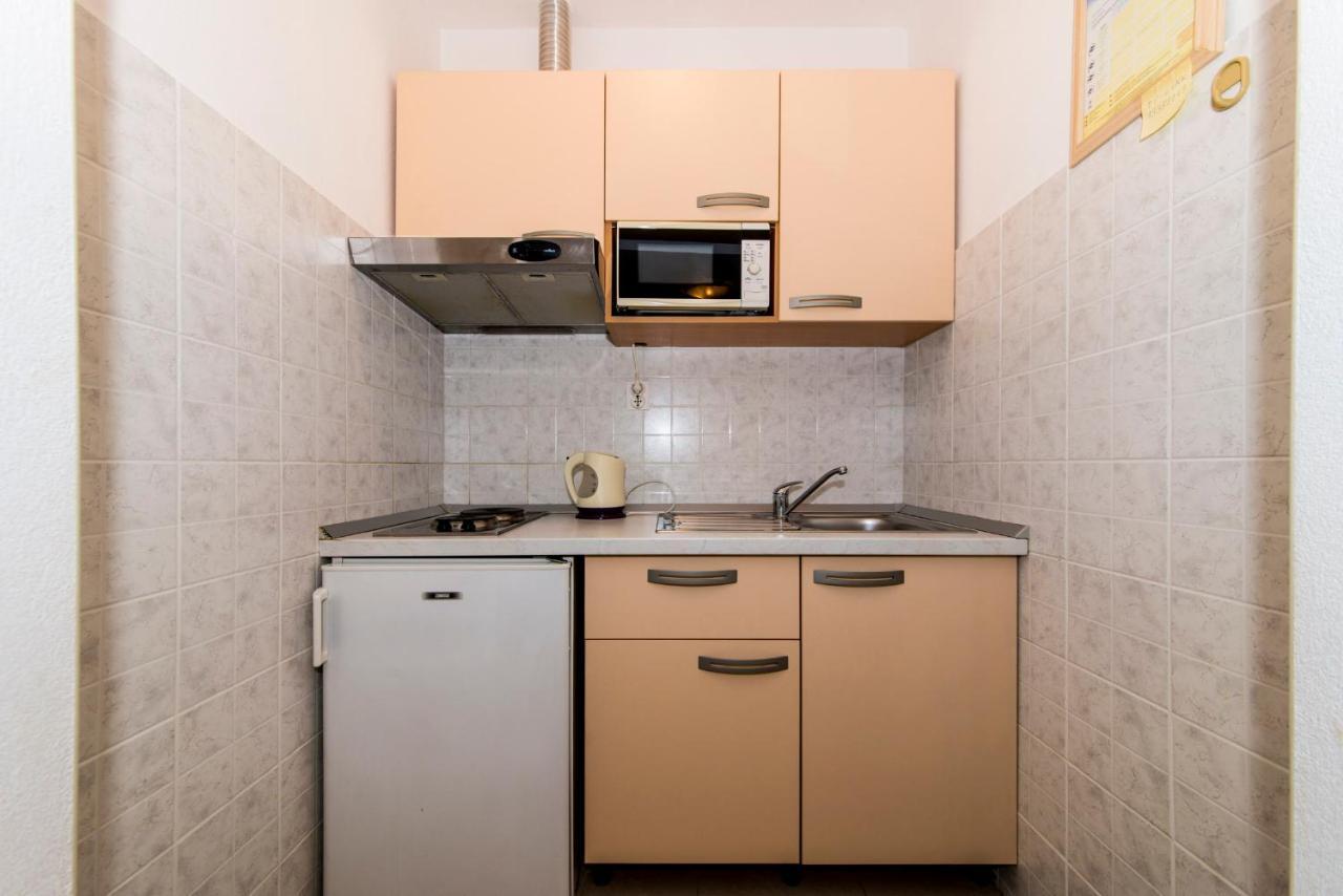 Apartment Villa Besker 마카르스카 객실 사진